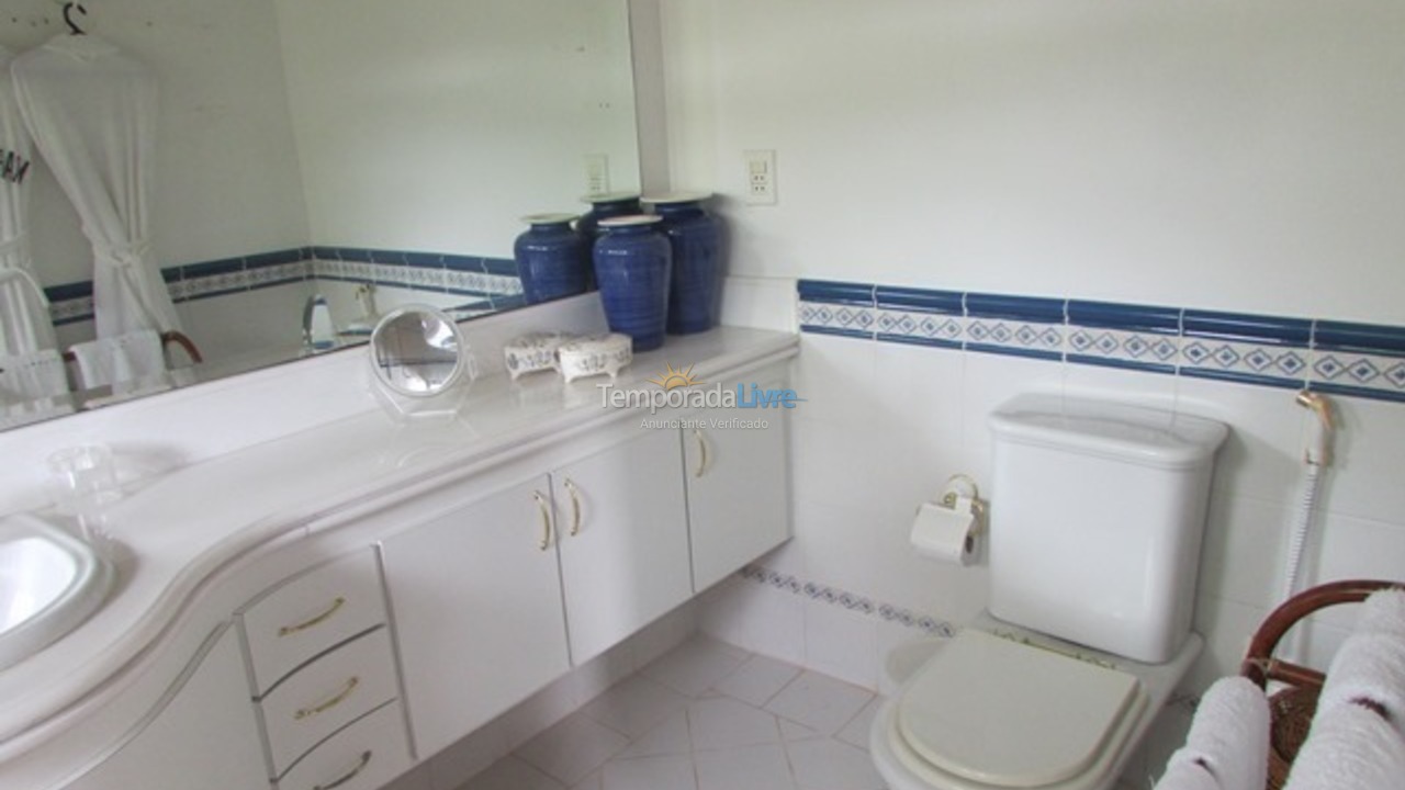 Casa para aluguel de temporada em São Sebastião (Praia da Baleia)