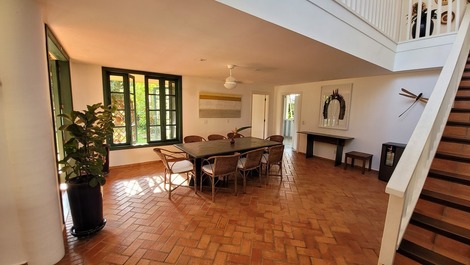 CASA COLONIAL DE ALTO ESTÁNDAR PRAIA DA BALEIA A UNA CUADRA DEL MAR