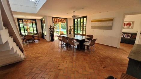 CASA COLONIAL DE ALTO ESTÁNDAR PRAIA DA BALEIA A UNA CUADRA DEL MAR