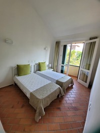 Charmosa Casa Colonial de Alto Padrão na Praia da Baleia