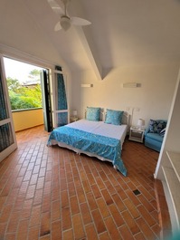 Charmosa Casa Colonial de Alto Padrão na Praia da Baleia