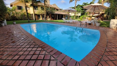 CASA COLONIAL DE ALTO ESTÁNDAR PRAIA DA BALEIA A UNA CUADRA DEL MAR