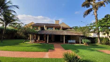 CASA COLONIAL DE ALTO ESTÁNDAR PRAIA DA BALEIA A UNA CUADRA DEL MAR