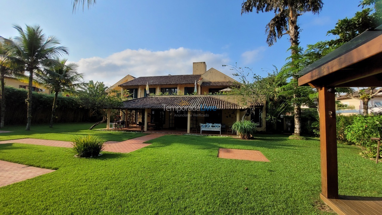Casa para alquiler de vacaciones em São Sebastião (Praia da Baleia)
