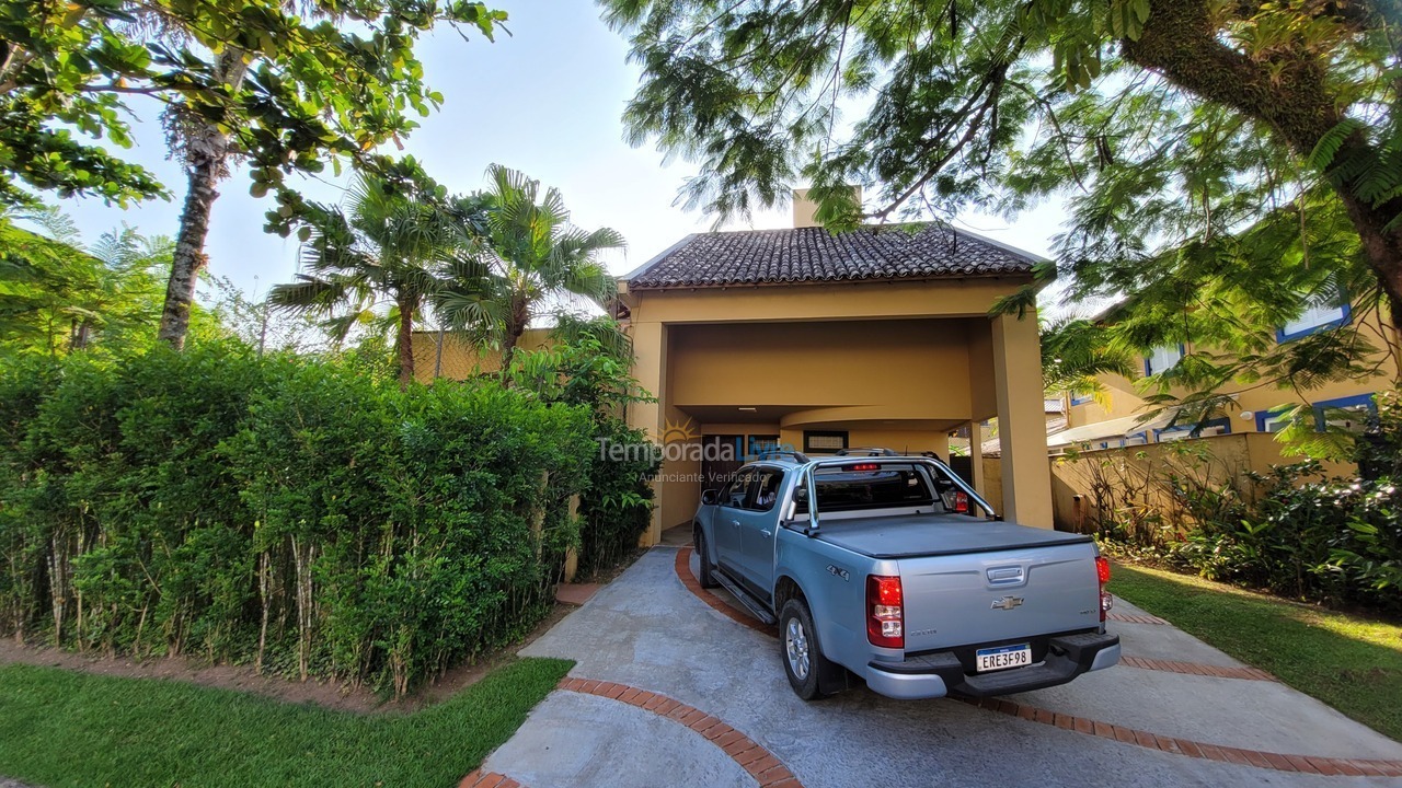Casa para alquiler de vacaciones em São Sebastião (Praia da Baleia)