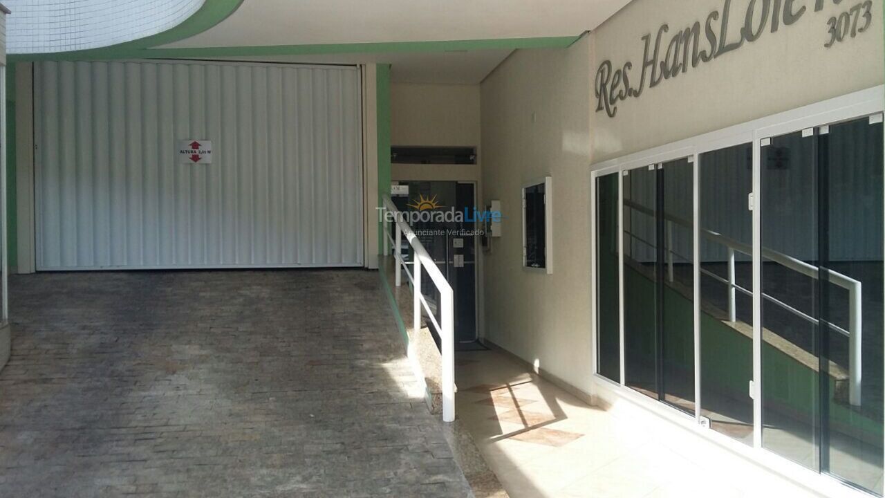 Apartamento para aluguel de temporada em Itapema (Meia Praia)