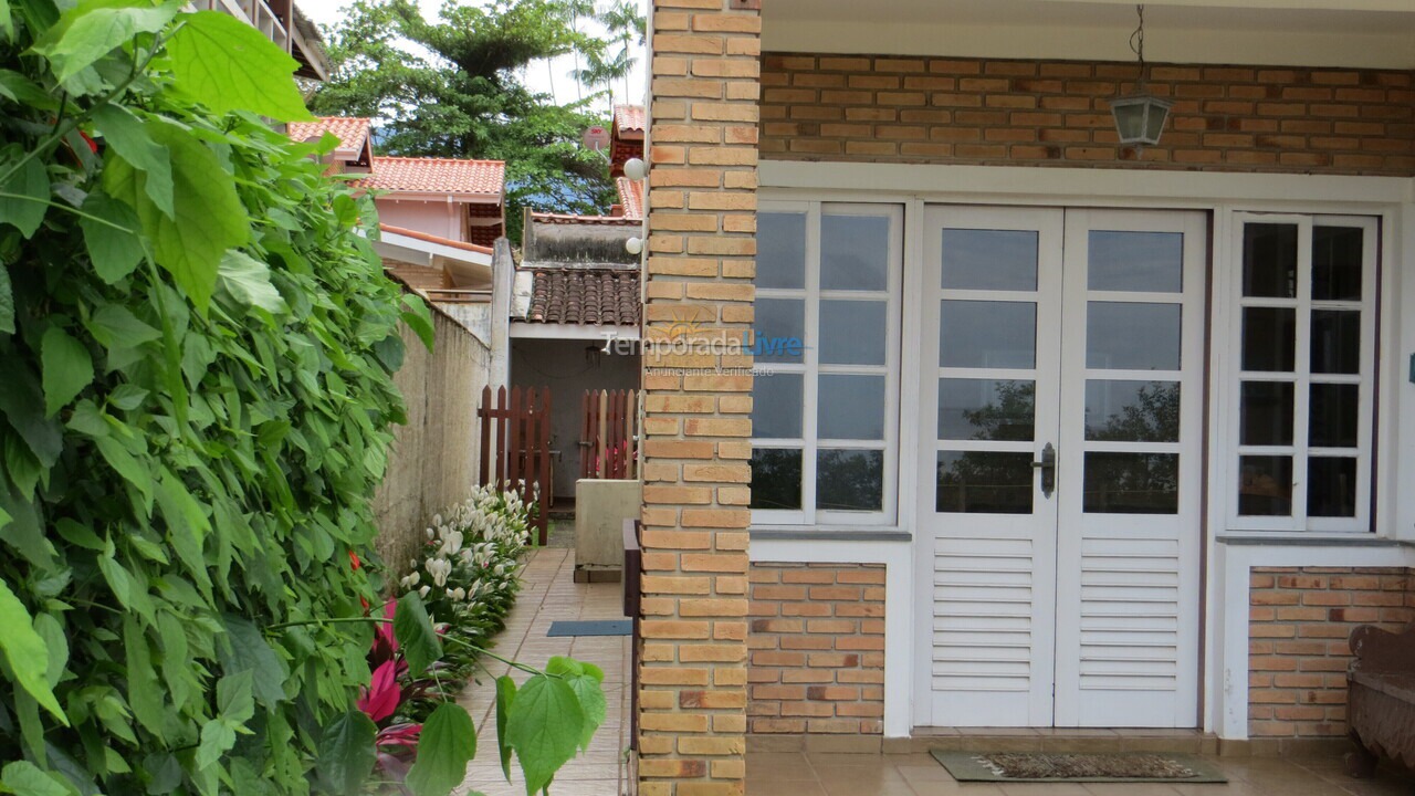 Casa para aluguel de temporada em Ubatuba (Lagoinha)