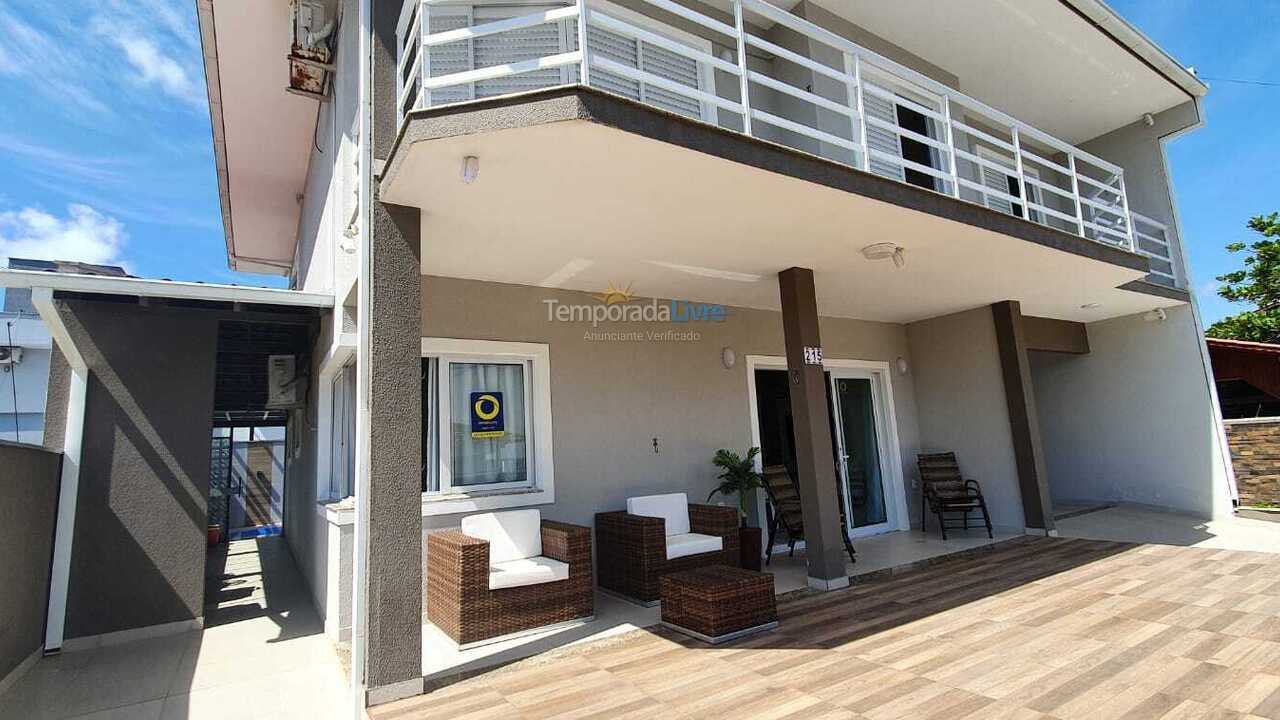 Casa para alquiler de vacaciones em São Francisco do Sul (Prainha)