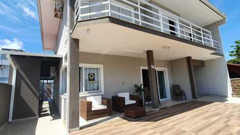 Adosado a 200mts del mar con piscina climatizada y cubierta