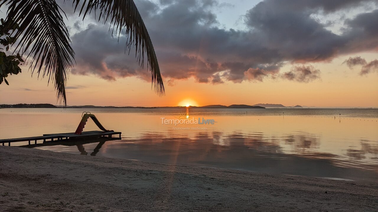 Casa para alquiler de vacaciones em São Pedro da Aldeia (Praia Linda)