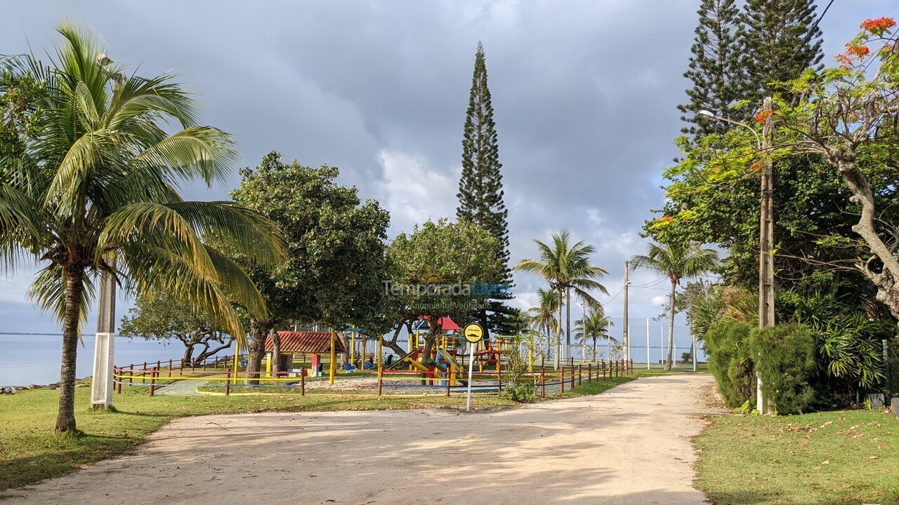 Casa para alquiler de vacaciones em São Pedro da Aldeia (Praia Linda)