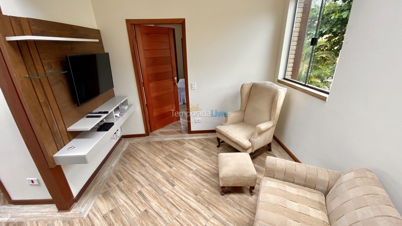 Casa para aluguel de temporada em Ubatuba (Maranduba)