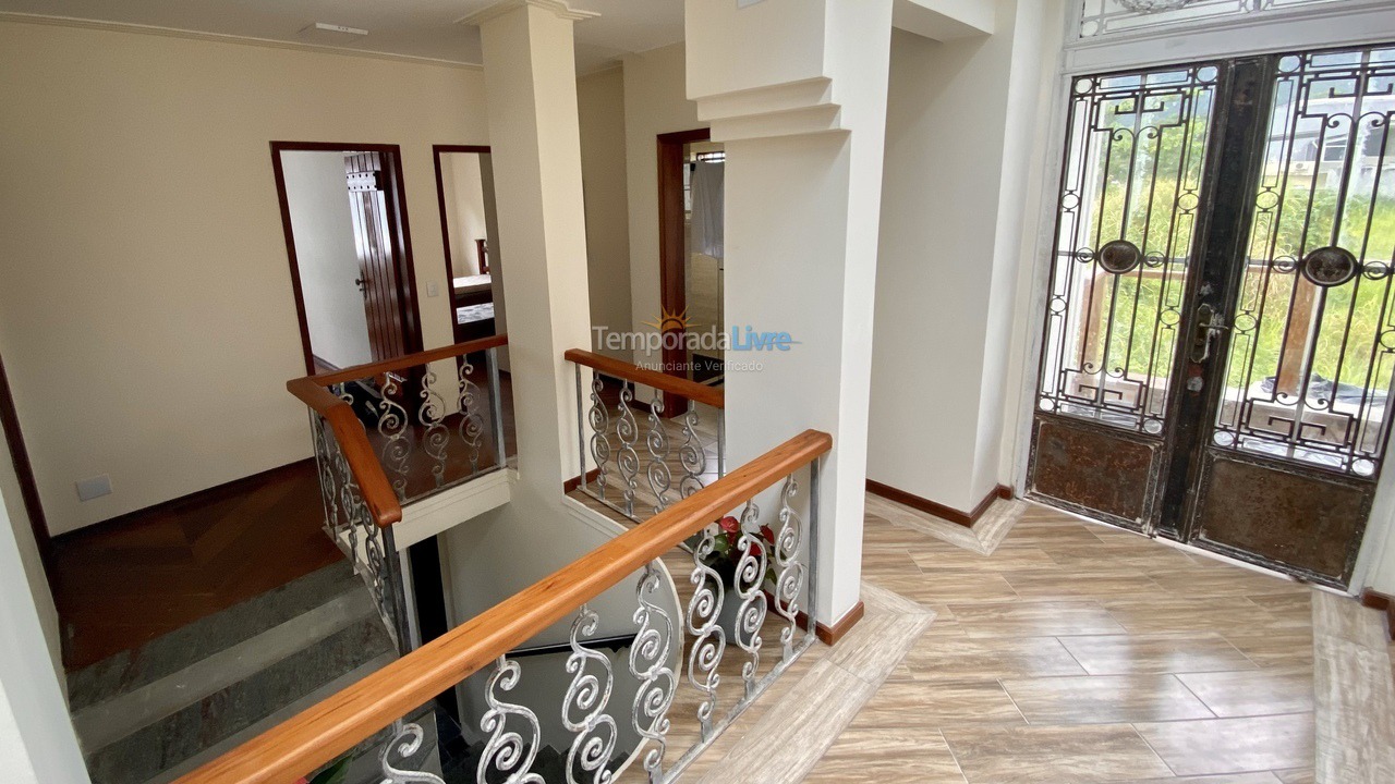 Casa para aluguel de temporada em Ubatuba (Maranduba)