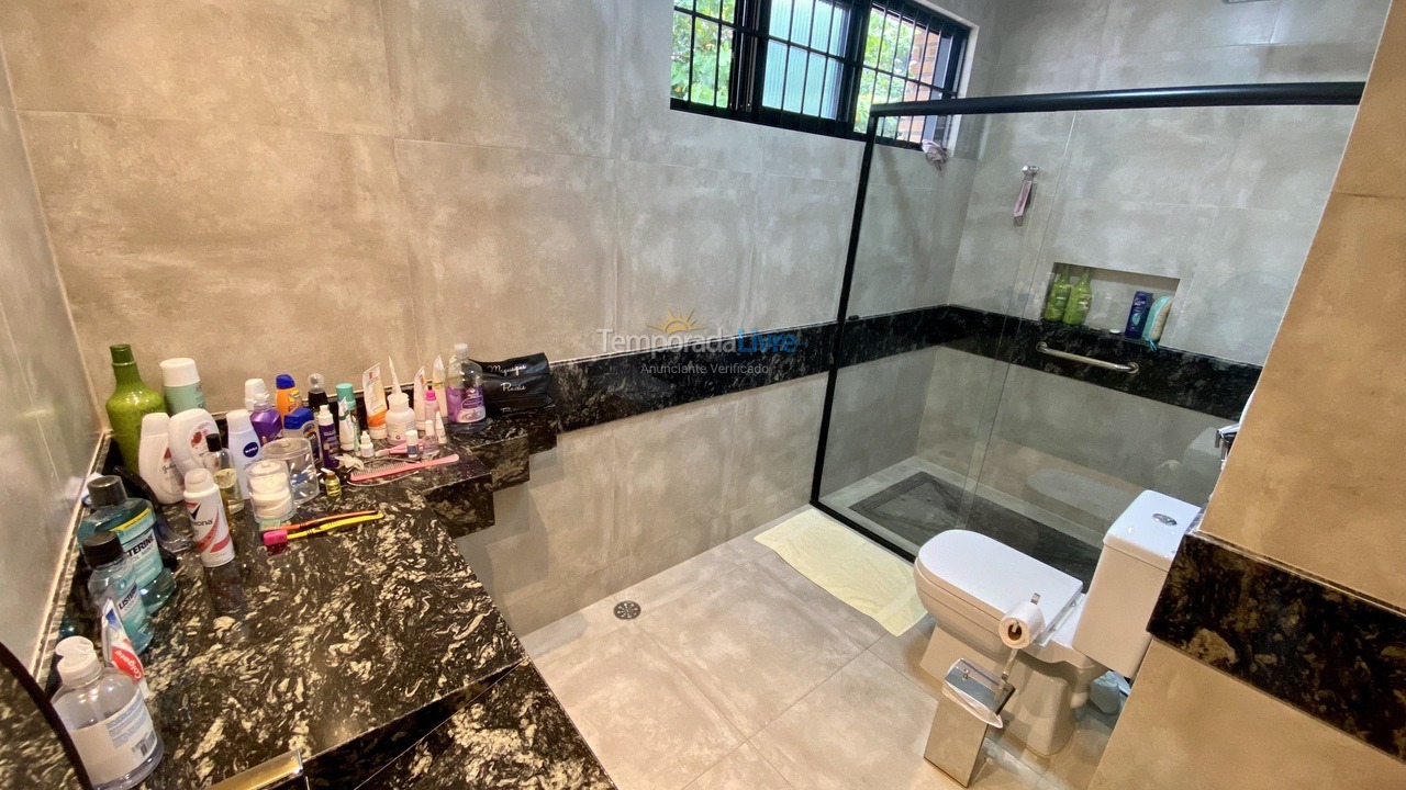 Casa para aluguel de temporada em Ubatuba (Maranduba)