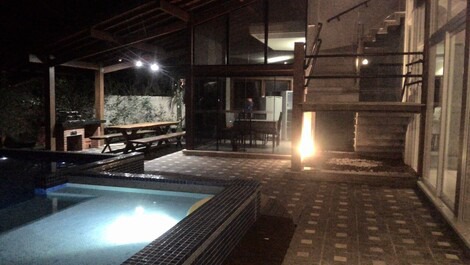 Casa Praia da Baleia, 4 suites, Piscina, Excelente Ambiente Familiar