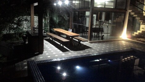 Casa Praia da Baleia, 4 suites, Piscina, Excelente Ambiente Familiar