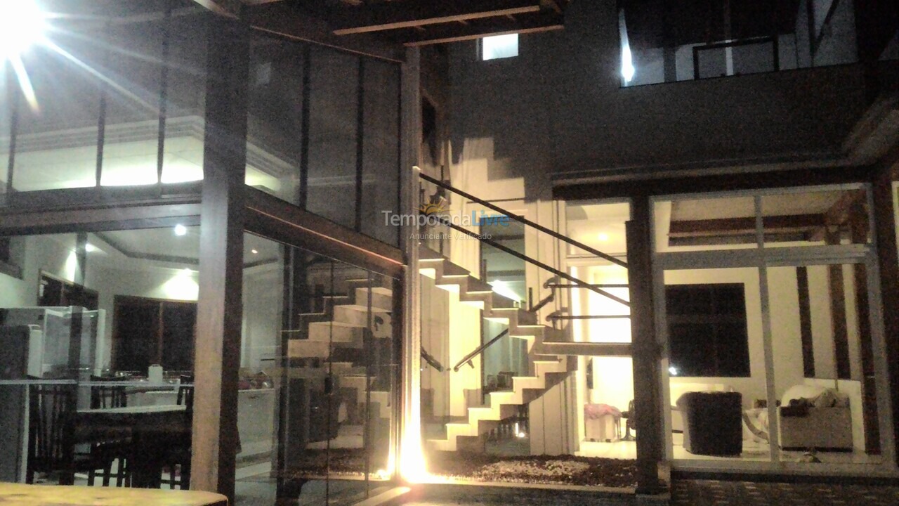 Casa para aluguel de temporada em São Sebastião (Praia da Baleia)