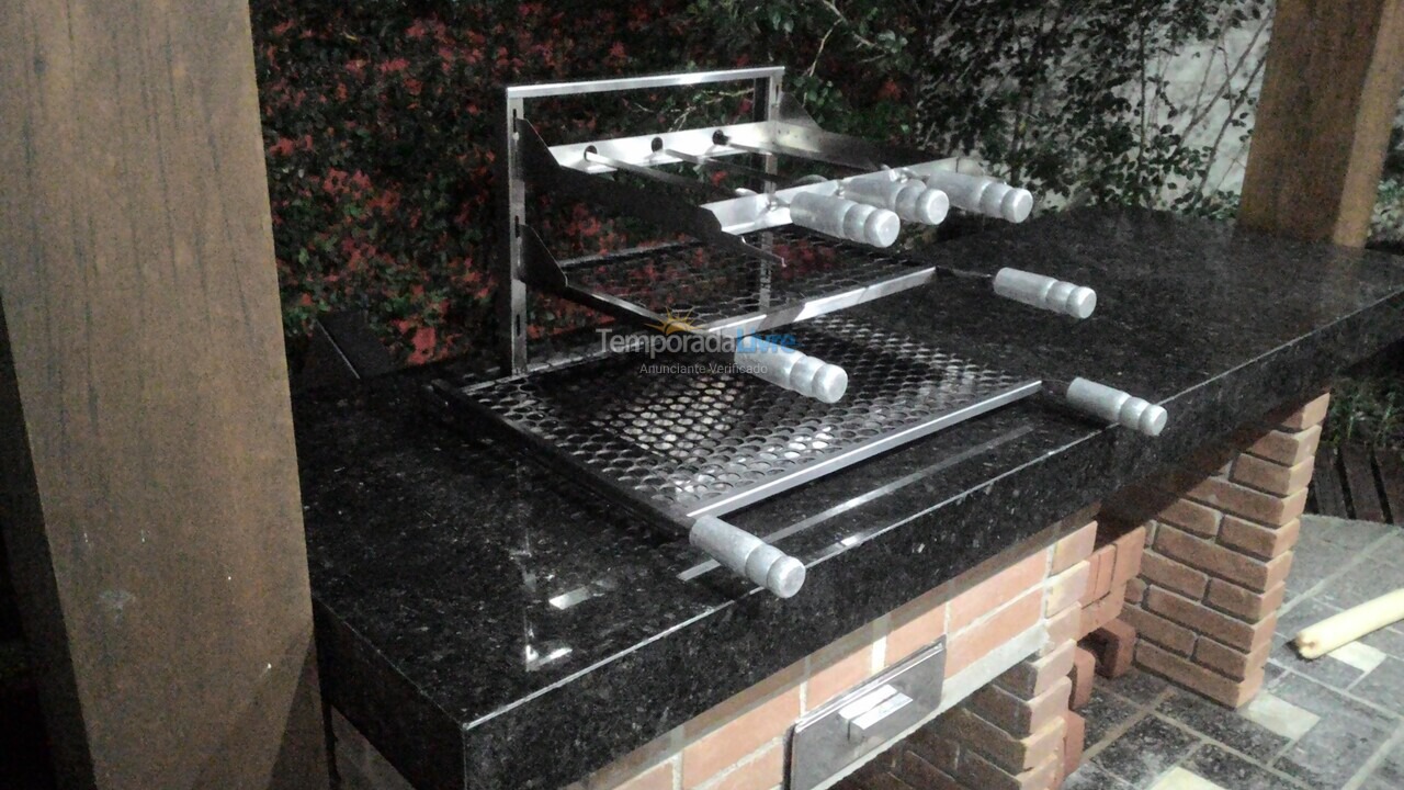 Casa para aluguel de temporada em São Sebastião (Praia da Baleia)