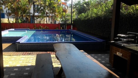 Casa Praia da Baleia, 4 suites, Piscina, Excelente Ambiente Familiar