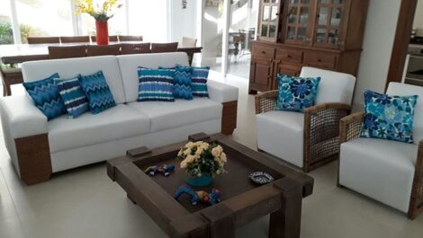 LUXURY HOUSE ON JUQUEHY BEACH