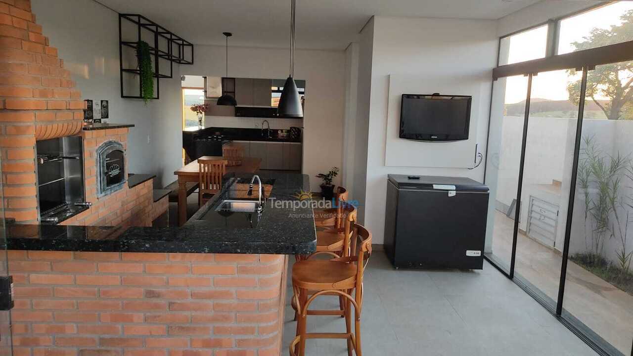 Casa para alquiler de vacaciones em Itaí (Riviera Santa Cristina)