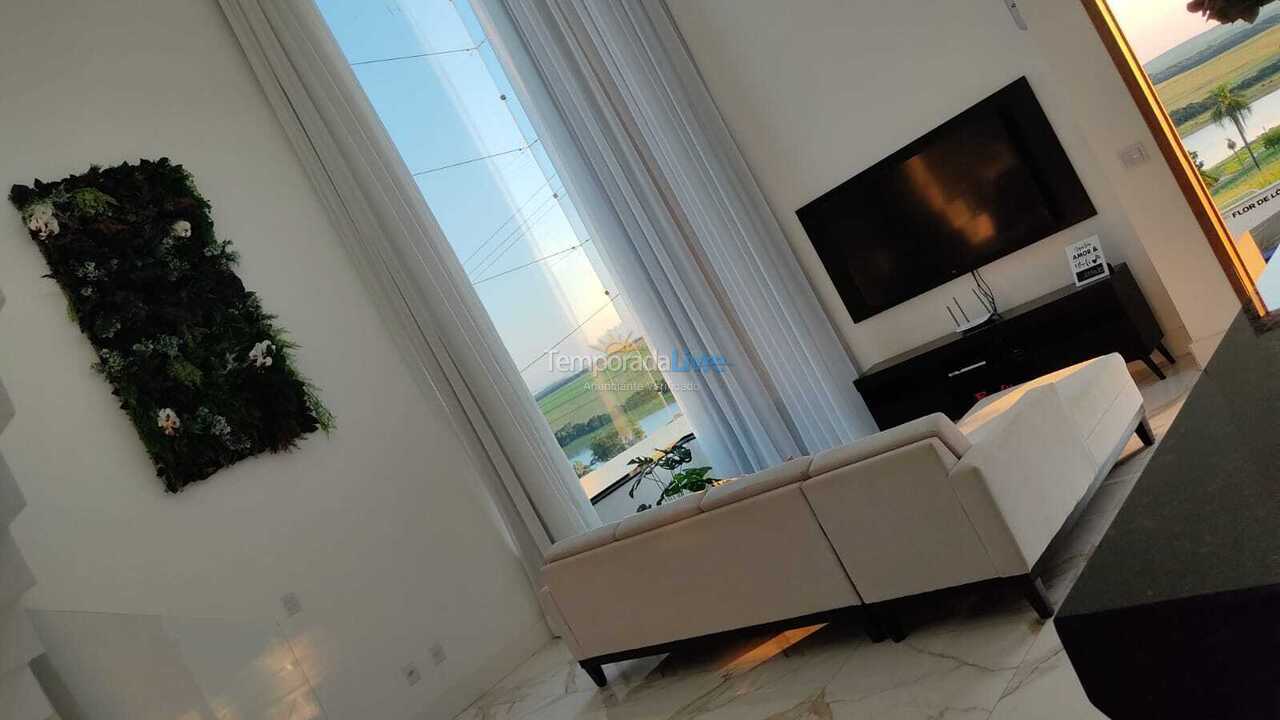 Casa para alquiler de vacaciones em Itaí (Riviera Santa Cristina)