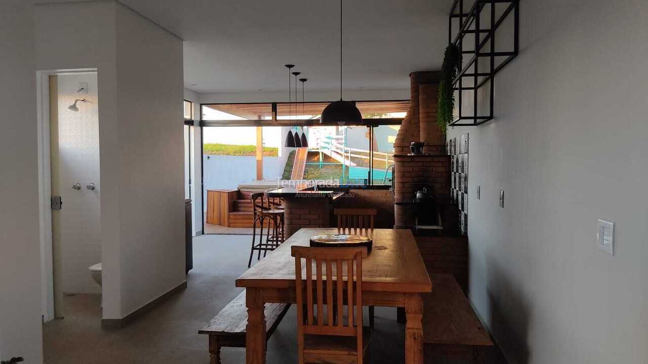 Casa para alquiler de vacaciones em Itaí (Riviera Santa Cristina)