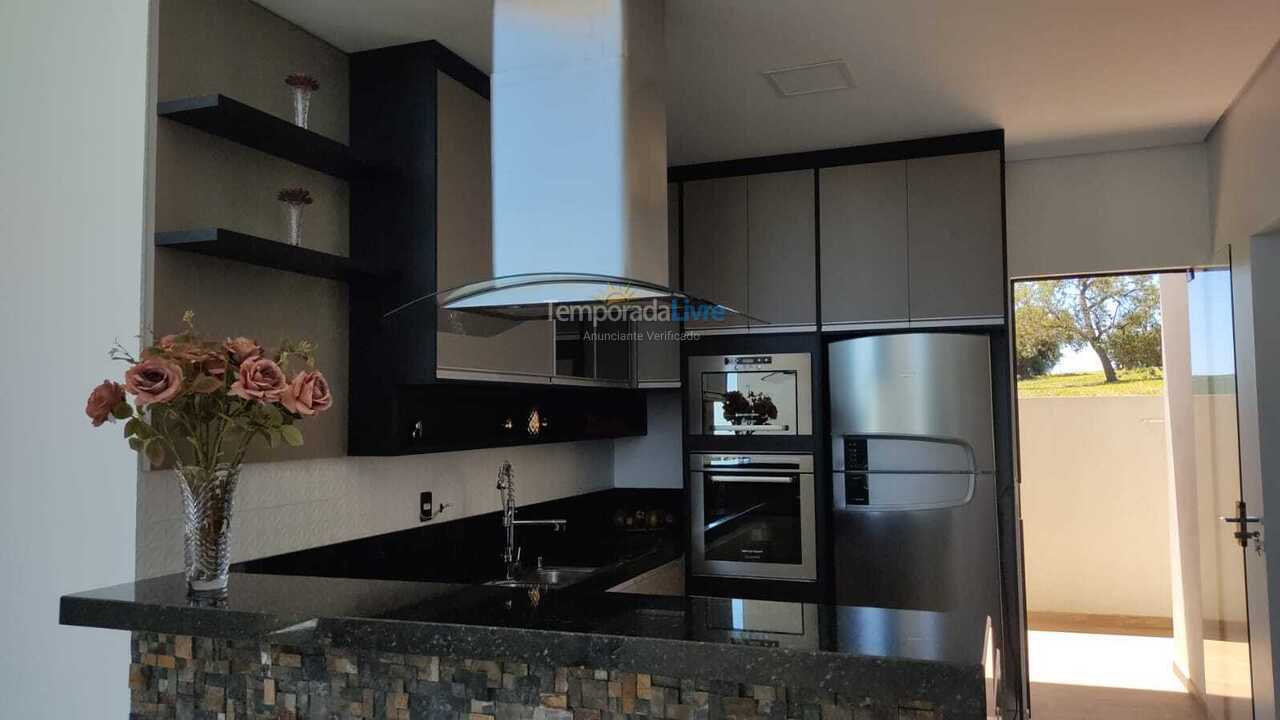 Casa para alquiler de vacaciones em Itaí (Riviera Santa Cristina)