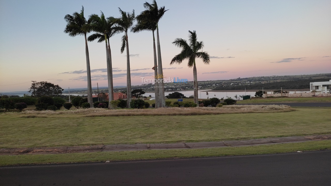 Casa para alquiler de vacaciones em Itaí (Riviera Santa Cristina)