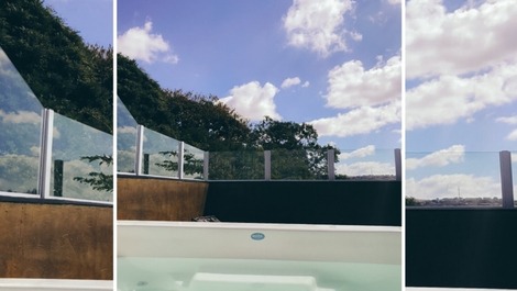 Hidromassagem com total privacidade e cercada pela natureza. 