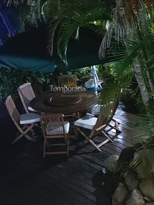 Casa para aluguel de temporada em Imbituba (Praia do Rosa)