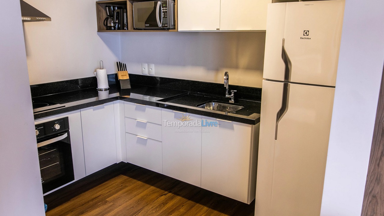 Apartamento para aluguel de temporada em Florianópolis (Praia Brava)