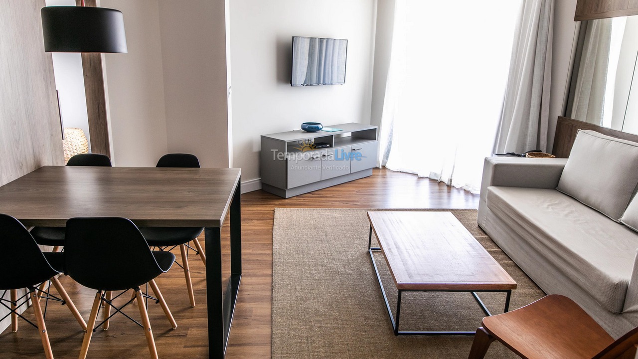 Apartamento para aluguel de temporada em Florianópolis (Praia Brava)