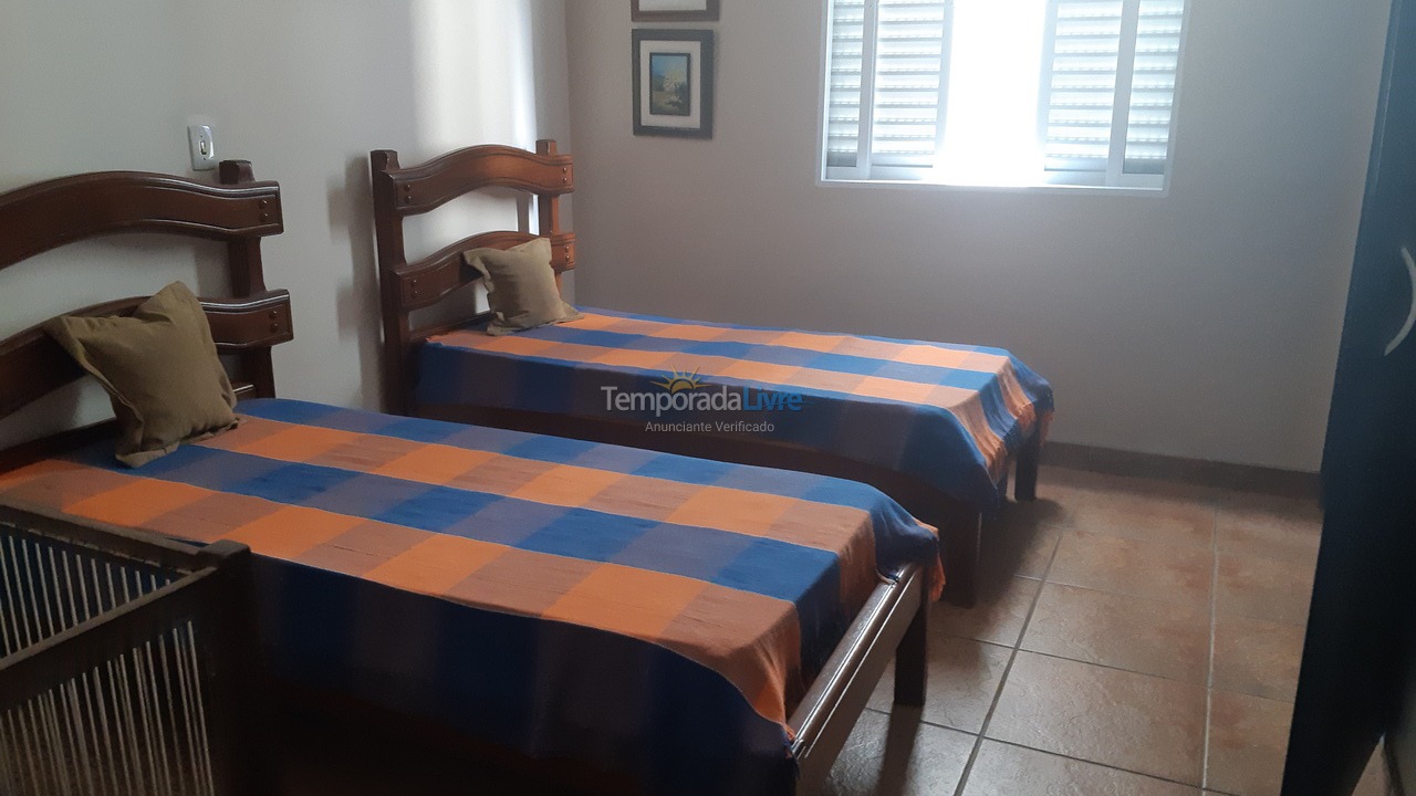 Apartamento para alquiler de vacaciones em Guarujá (Pitangueiras)