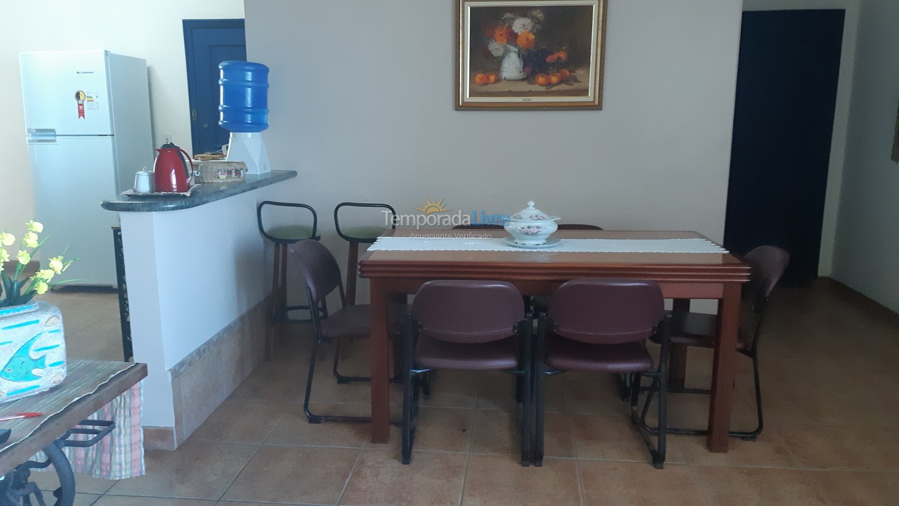 Apartamento para alquiler de vacaciones em Guarujá (Pitangueiras)