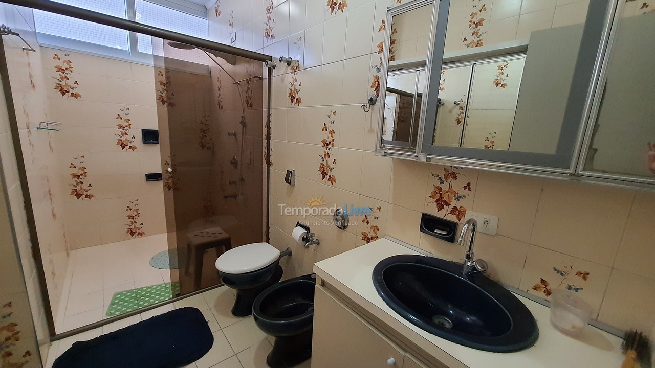 Apartamento para aluguel de temporada em Guarujá (Pitangueiras)