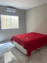 Bela Casa com 3 quartos mobiliada na Zona Leste