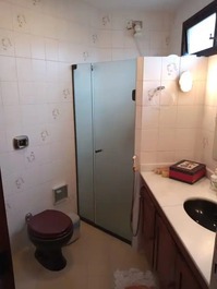 APARTAMENTO 10 PESSOAS 300 M DA PRAIA COM WIFI - GUARUJÁ ENSEADA