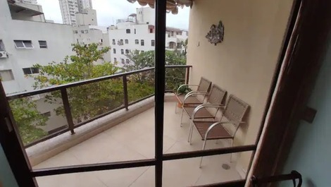 APARTAMENTO 10 PESSOAS 300 M DA PRAIA COM WIFI - GUARUJÁ ENSEADA