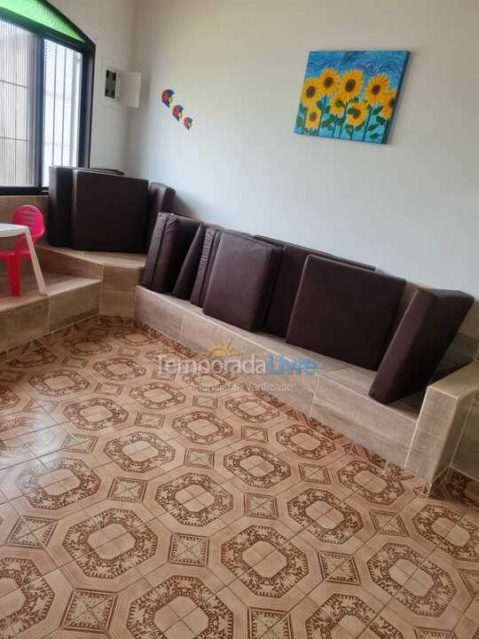 Casa para aluguel de temporada em Praia Grande (Praia do Caiçara)