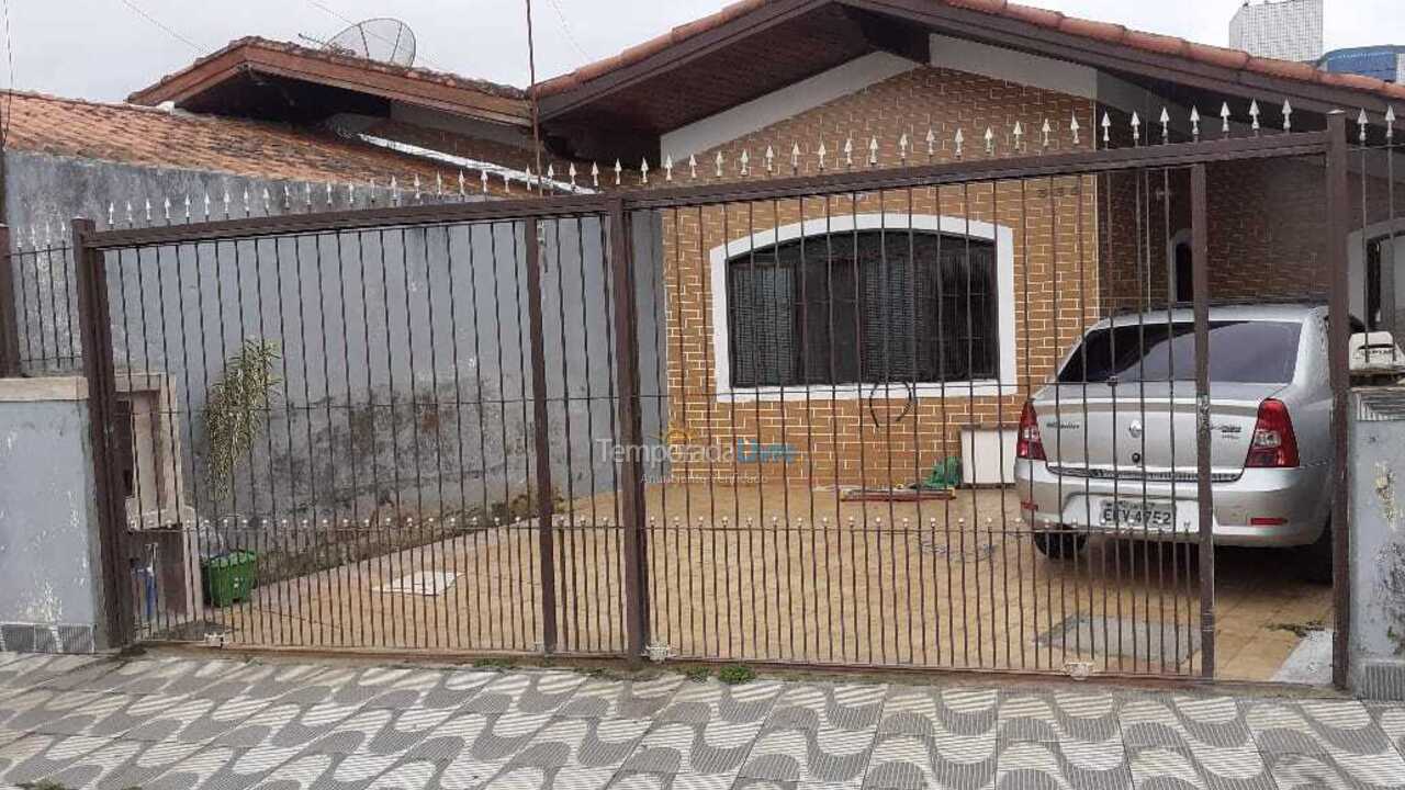 Casa para aluguel de temporada em Praia Grande (Praia do Caiçara)