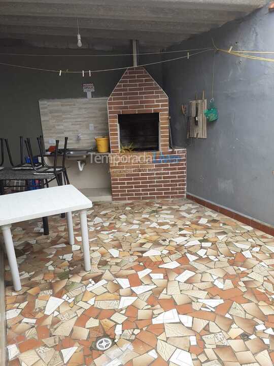 Casa para aluguel de temporada em Praia Grande (Praia do Caiçara)