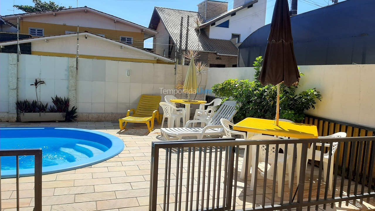 Casa para alquiler de vacaciones em Balneário Piçarras (Piçarras)