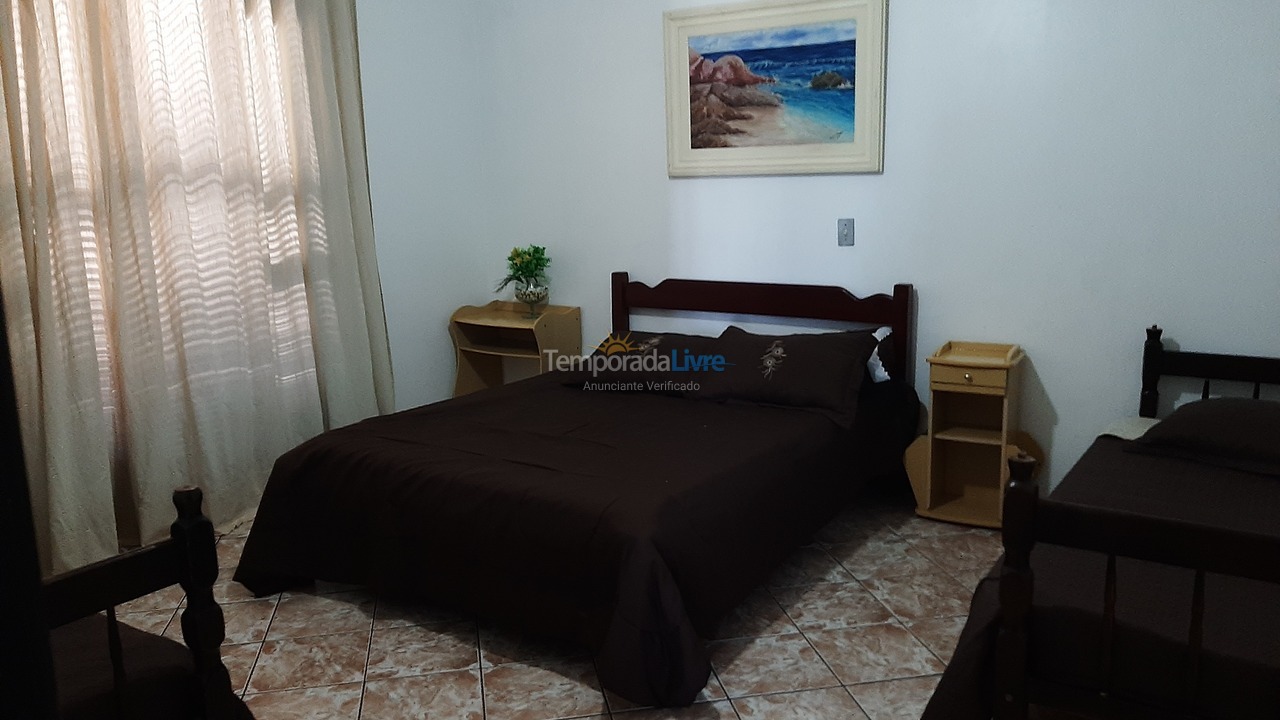 Casa para alquiler de vacaciones em Balneário Piçarras (Piçarras)