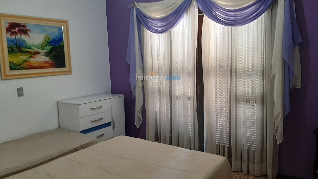 Casa para alquiler de vacaciones em Balneário Piçarras (Piçarras)