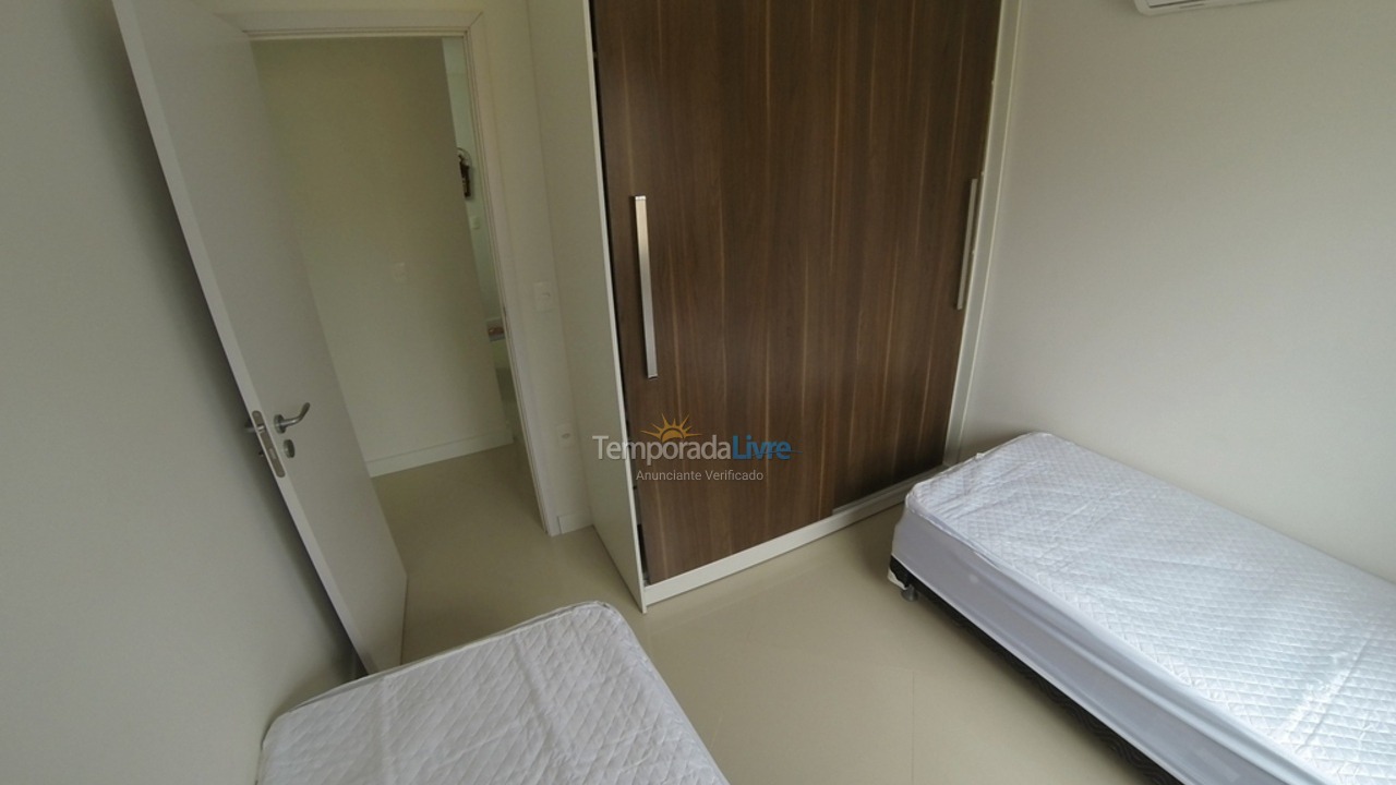 Apartment for vacation rental in Bombinhas (Praia de Bombas)