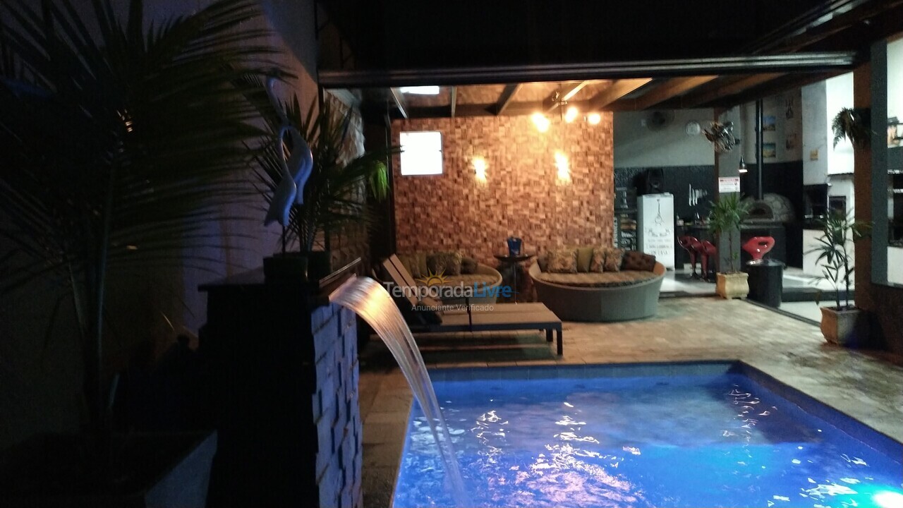 House for vacation rental in Lins (Rebouças)