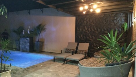 Space with beautiful heated pool!! Lins/SP