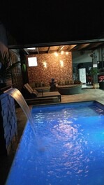 Space with beautiful heated pool!! Lins/SP