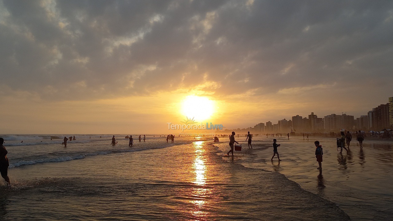 Apartamento para aluguel de temporada em Praia Grande (Aviação)